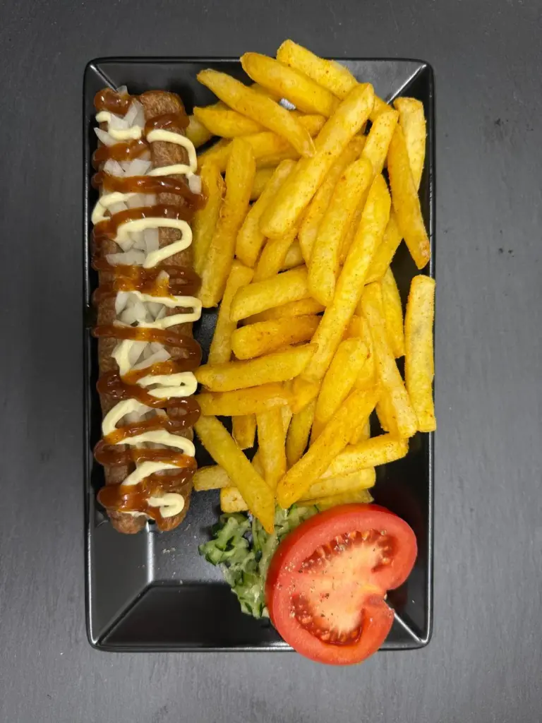 Frikandel spezial & Pommes