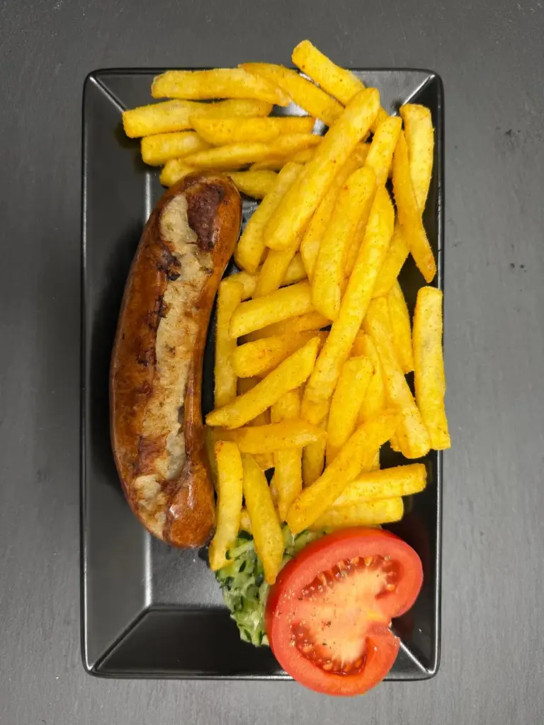 Bratwurst & Pommes