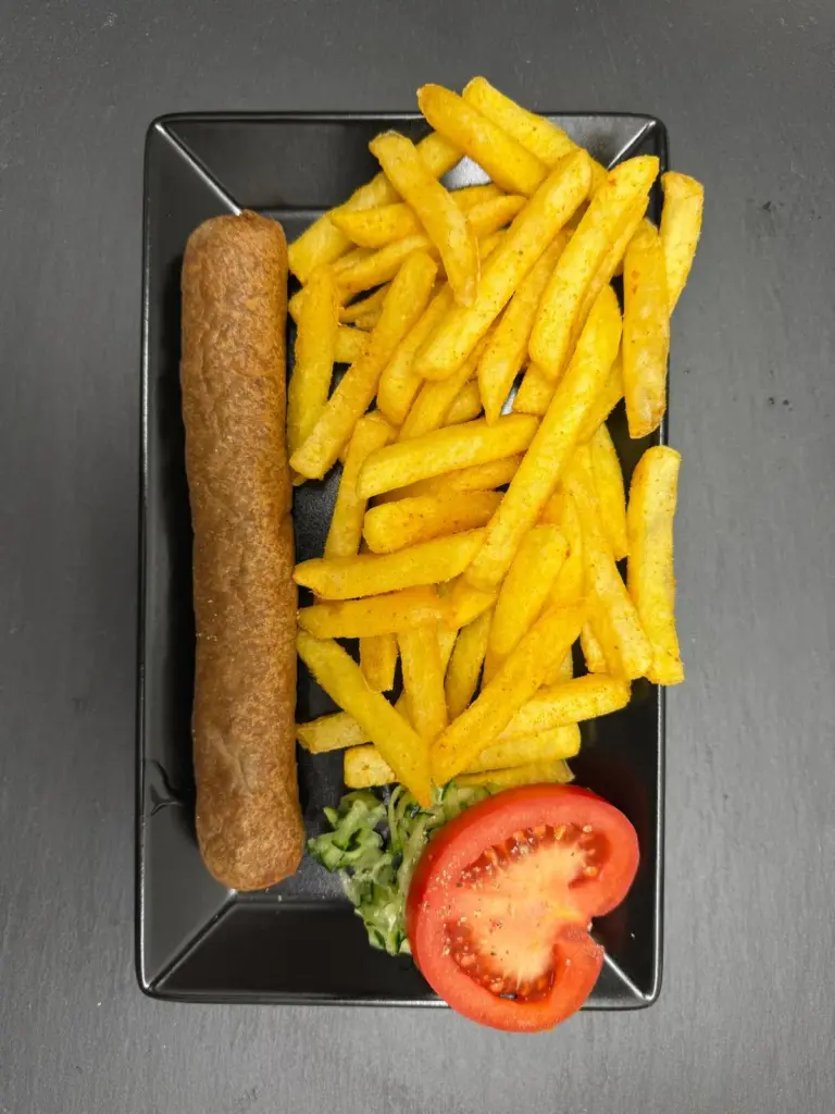 Frikandel & Pommes